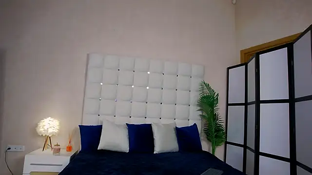 Snapshot of NicoleRosss chatting on 03.04.25 NicoleRosss online show from 03.04.25