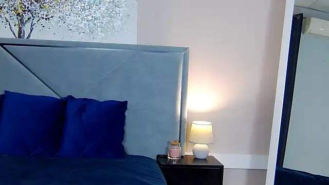 Snapshot of NicoleRosss chatting on 10.11.25 NicoleRosss online show from 10.11.25