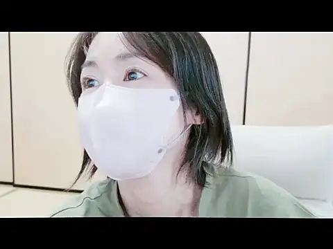 Snapshot of xxArisaxx chatting on 09.20.25 xxArisaxx online show from 09.20.25