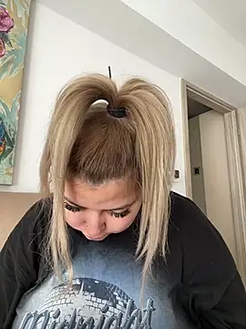 AllysonK online show from 03.06.25