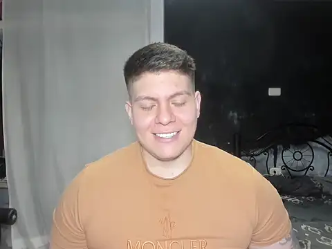 Snapshot of regan_jhonso chatting on 12.25.24 regan jhonso online show from 12.25.24