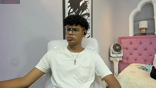 boylittle19cm online show from 09.20.25