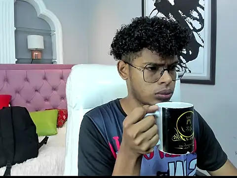 boylittle19cm online show from 09.30.25