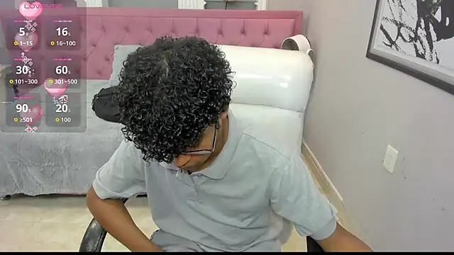 boylittle19cm online show from 10.11.25