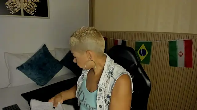 summer night  online show from 07.04.26