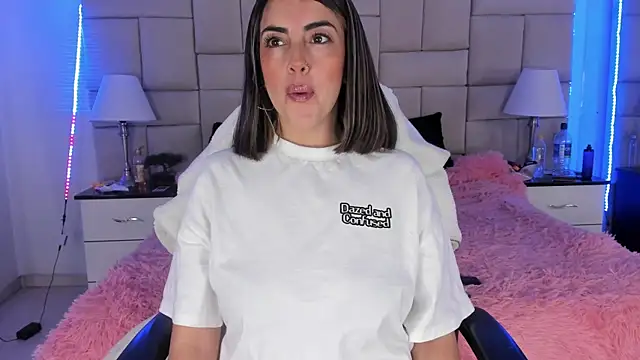 Snapshot of IsisLoveyes_ chatting on 12.10.24 IsisLoveyes online show from 12.10.24