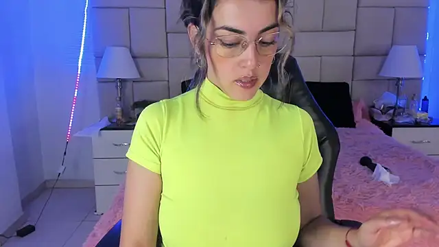 Snapshot of IsisLoveyes_ chatting on 12.24.24 IsisLoveyes online show from 12.24.24