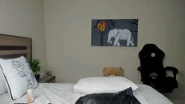 Renee-18 online show from 03.07.25