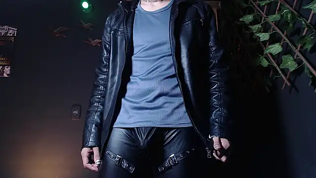 Dicaprioo  online show from 10.18.25