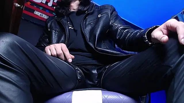 Dicaprioo  online show from 02.04.26