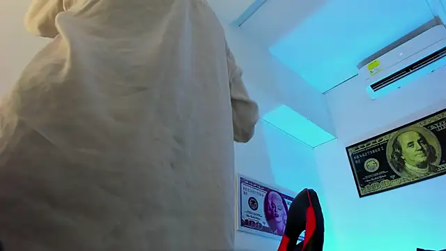 Elsalombardi  online show from 01.27.25