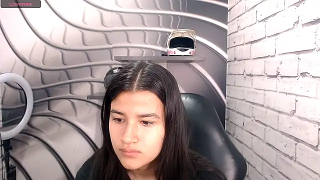 Linda Mattel online show from 01.15.25