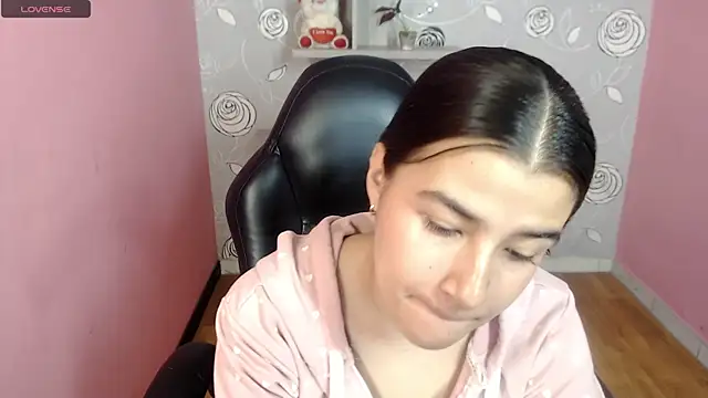 Linda Mattel online show from 02.08.25