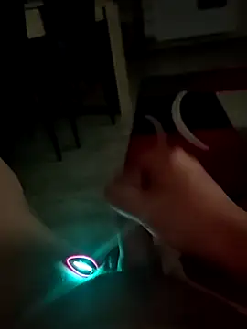 Szeltolo001 online show from 03.22.26