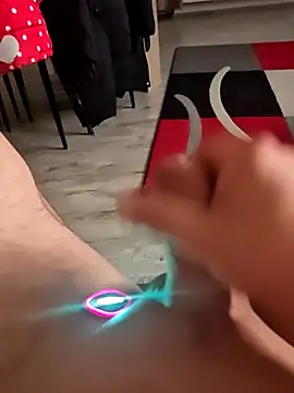 Szeltolo001 online show from 03.31.26