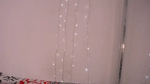 Snapshot of Mia__reys chatting on 12.29.24 Mia  reys online show from 12.29.24