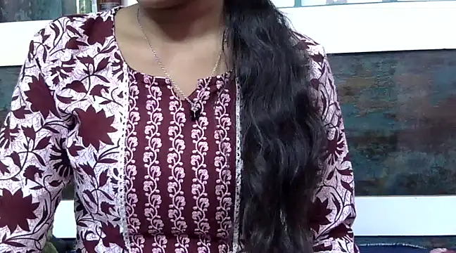 momo lov online show from 12.02.24