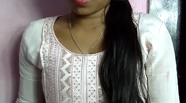 momo lov online show from 12.08.24