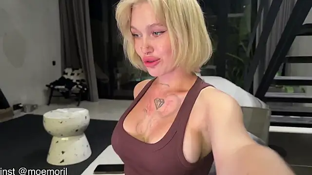 Golden Aline online show from 03.17.26