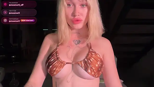 Snapshot of Golden_Aline chatting on 06.26.26 Golden Aline online show from 06.26.26