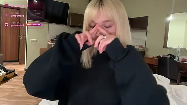 Snapshot of Golden_Aline chatting on 07.06.26 Golden Aline online show from 07.06.26