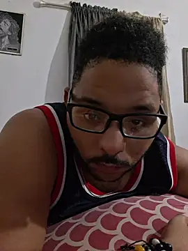 Snapshot of Dj-yefri-pauta chatting on 10.10.25 Dj-yefri-pauta online show from 10.10.25