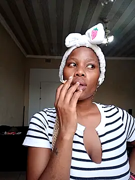 Snapshot of PerfectionBerrie chatting on 02.01.26 PerfectionBerrie online show from 02.01.26