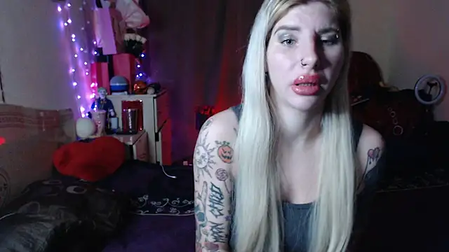 BLACKPeonyy online show from 10.13.25