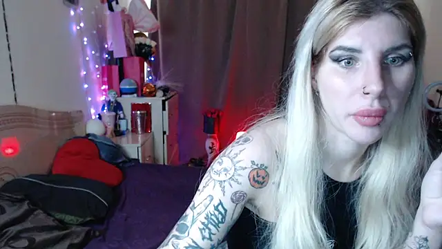 BLACKPeonyy online show from 10.18.25