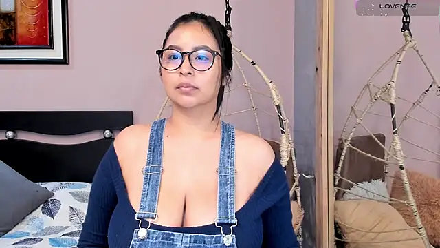  alaiasmile  online show from 10.05.25