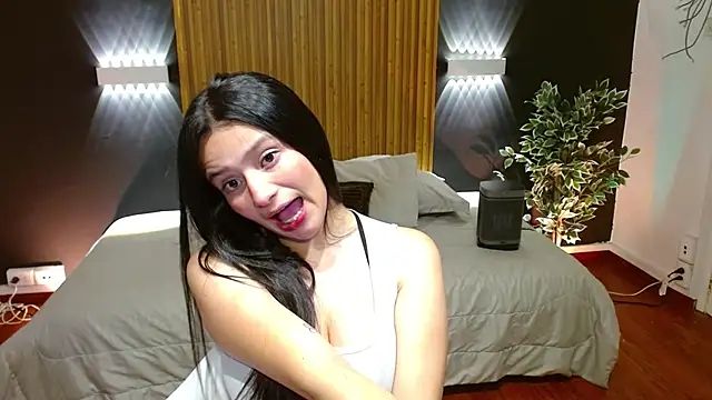 Snapshot of dafne_bss chatting on 01.08.25 dafne bss online show from 01.08.25