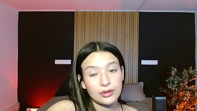 Snapshot of dafne_bss chatting on 01.17.25 dafne bss online show from 01.17.25