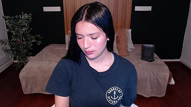 Snapshot of dafne_bss chatting on 03.07.25 dafne bss online show from 03.07.25