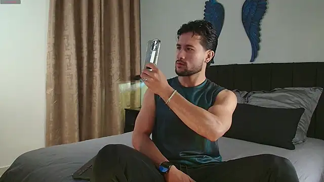 Snapshot of Valentinoford chatting on 02.14.26 Valentinoford online show from 02.14.26