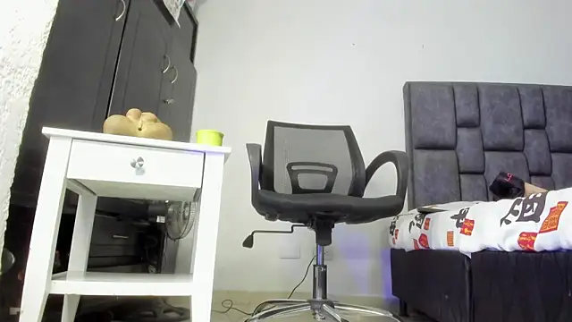 Sarah Mistress  online show from 04.10.26