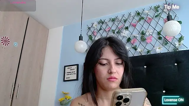 Snapshot of evatits_1 chatting on 02.10.25 evatits 1 online show from 02.10.25