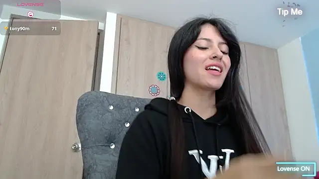 Snapshot of evatits_1 chatting on 02.11.25 evatits 1 online show from 02.11.25