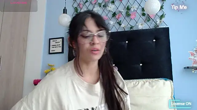 Snapshot of evatits_1 chatting on 02.20.25 evatits 1 online show from 02.20.25