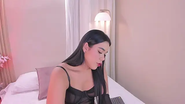 Snapshot of mara_brooks chatting on 12.02.25 mara brooks online show from 12.02.25