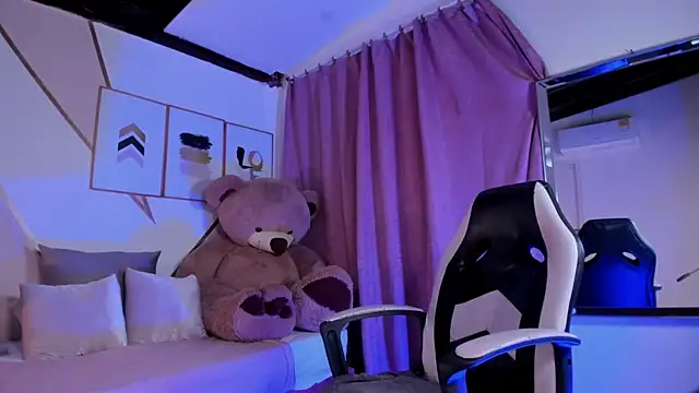 Snapshot of maye_wells chatting on 01.21.25 maye wells online show from 01.21.25