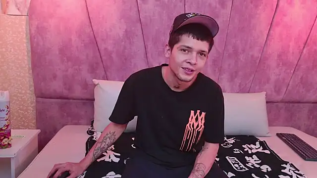 kendalltaylorr online show from 10.28.25