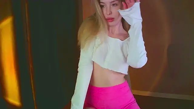 mia raspberrie online show from 12.14.24