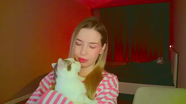 mia raspberrie online show from 03.01.25