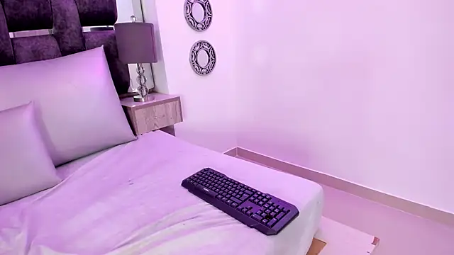 Charlotte Myers online show from 10.30.25