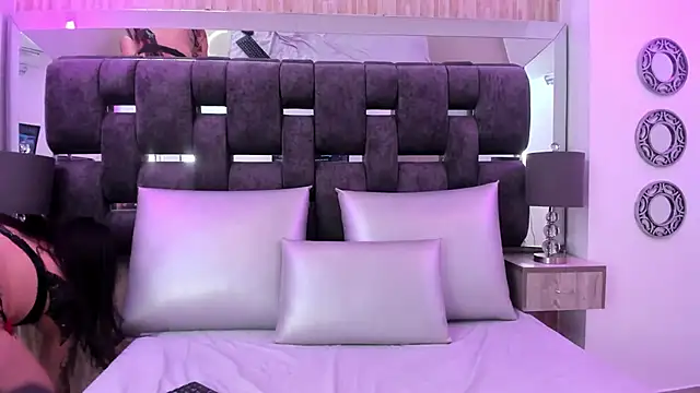 Charlotte Myers online show from 01.05.26