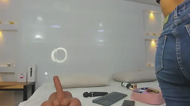 Dalia-Prada online show from 01.06.26