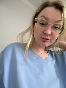 Teya moon  online show from 02.07.25