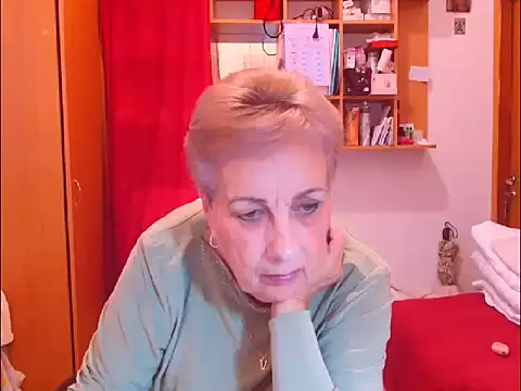 Victoria5643 online show from 10.16.25