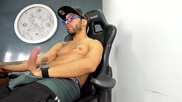 Bryan Bronx online show from 02.05.25