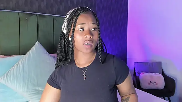 Snapshot of Anneth__M chatting on 12.11.24 Anneth M online show from 12.11.24